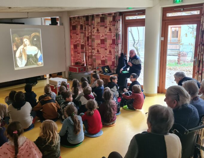 Micro-Folie à l'EHPAD avec les scolaires